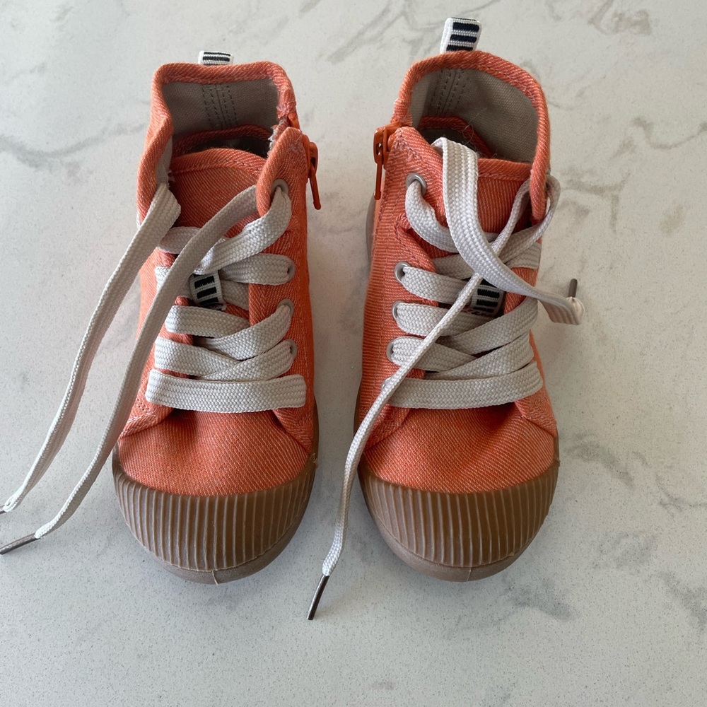 Cat & Jack - size 9